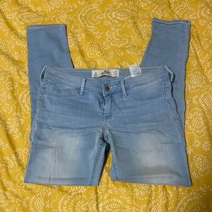 🔥 Light Wash Hollister Skinny Jeans